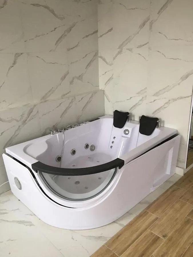 Yourapart Jacuzzi Przy Zamku Krolewskim Βαρσοβία